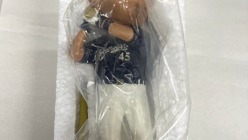 实际上，影响路由器性能的关键因素有很多，包括但不限于：
